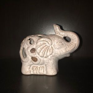 Ceramic elephant with scent